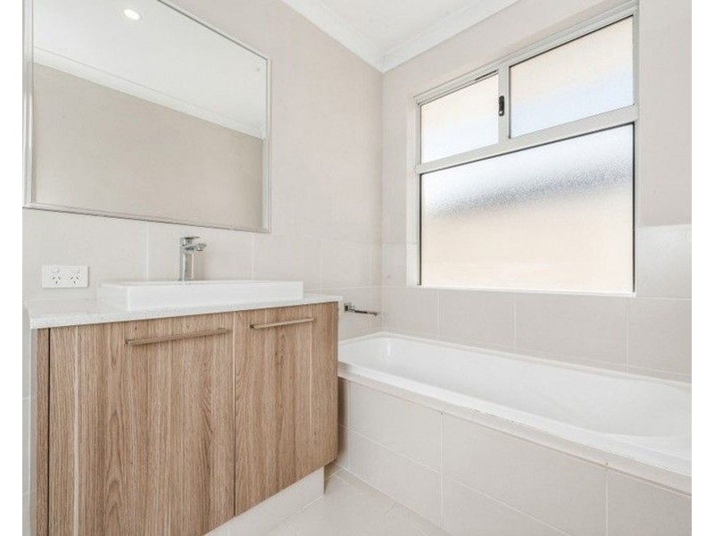 2 Worlington Loop, Meadow Springs WA 6210