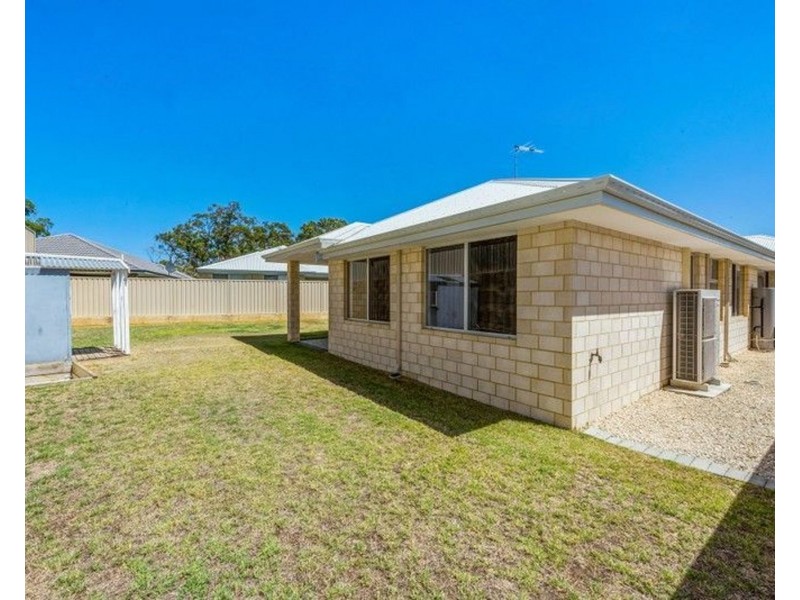 2 Worlington Loop, Meadow Springs WA 6210