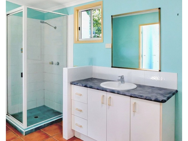 2/53 Valfern Court, Dundowran QLD 4655