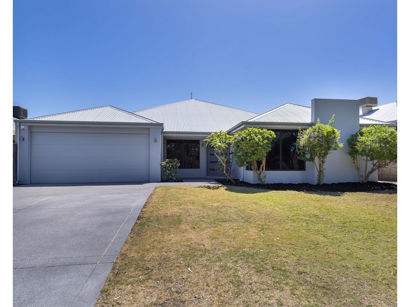 64 Buttercup Parkway, Halls Head WA 6210