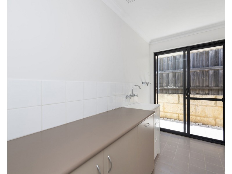 64 Buttercup Parkway, Halls Head WA 6210