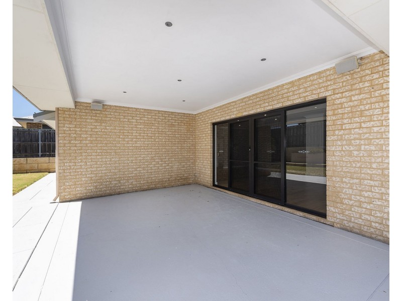 64 Buttercup Parkway, Halls Head WA 6210