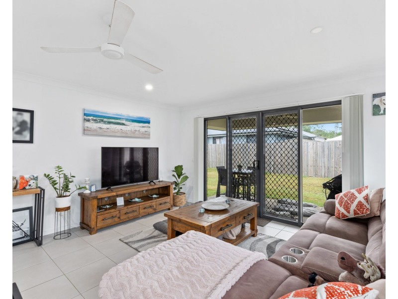 4 Mary Cres, Rosewood QLD 4340