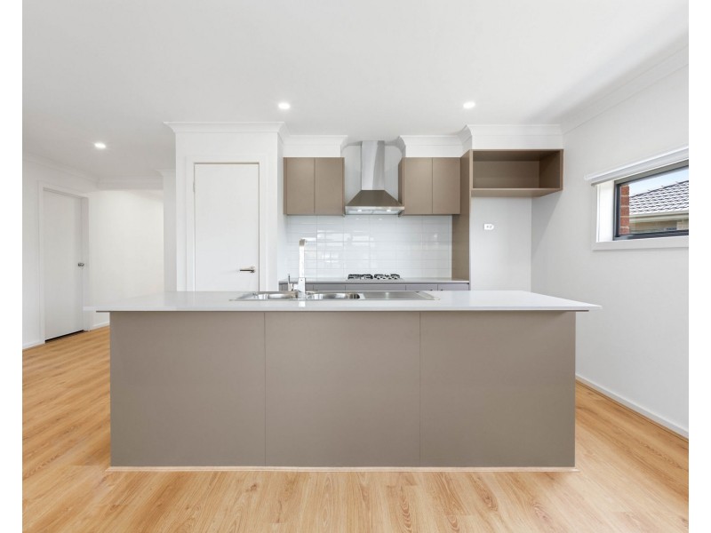 32 Hues Street, Craigieburn VIC 3064