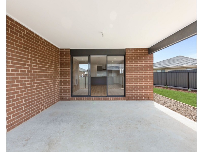 32 Hues Street, Craigieburn VIC 3064