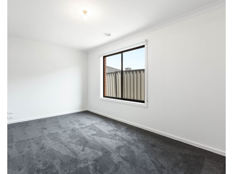 32 Hues Street, Craigieburn VIC 3064