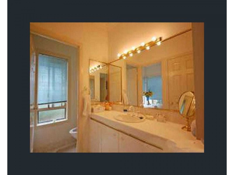 3 Hudson Court, Benowa QLD 4217