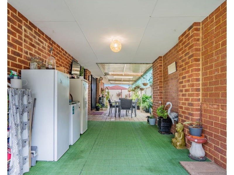 4 Isdell Mews, Waikiki WA 6169