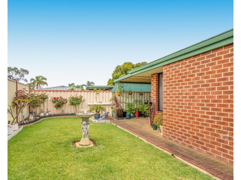 4 Isdell Mews, Waikiki WA 6169