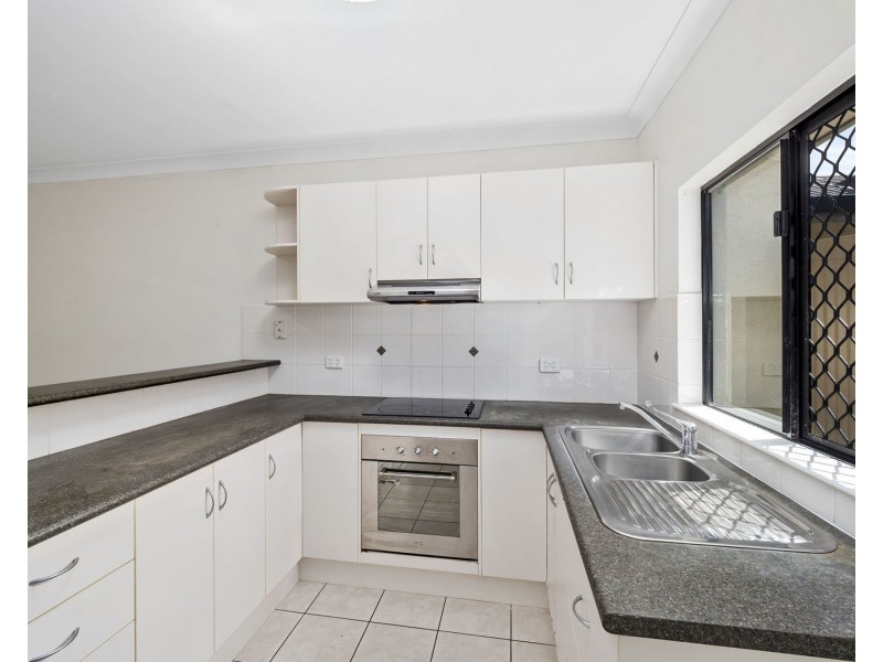 21/190-194 Irene Street, Mooroobool QLD 4870