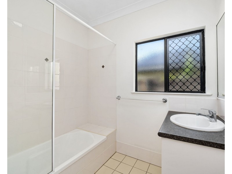 21/190-194 Irene Street, Mooroobool QLD 4870