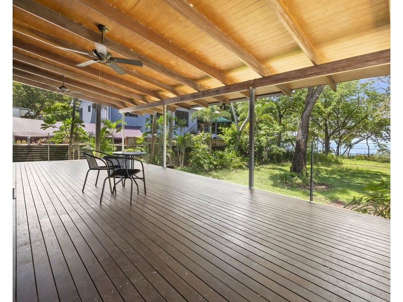 34 Poinsettia Street, Holloways Beach QLD 4878