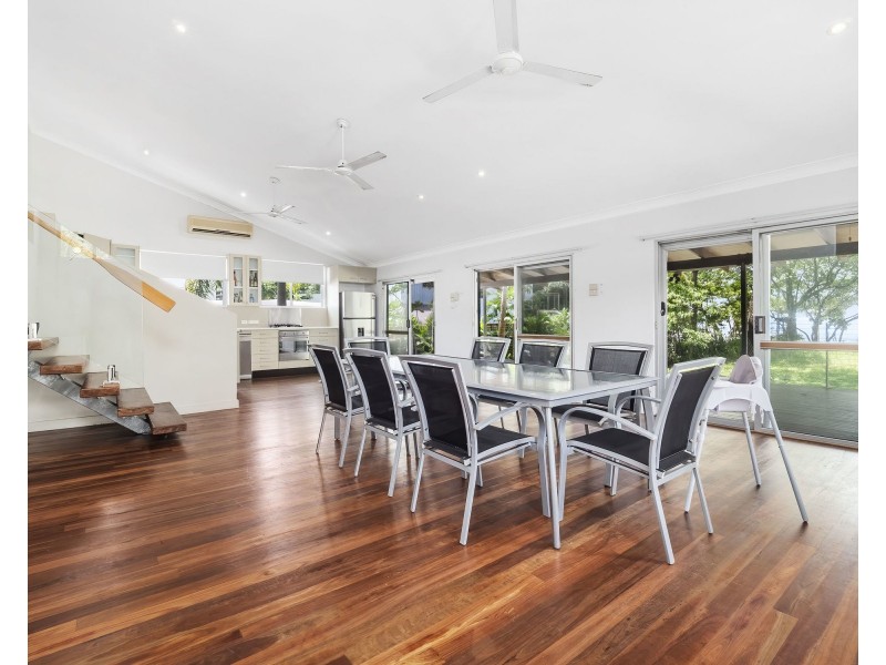34 Poinsettia Street, Holloways Beach QLD 4878