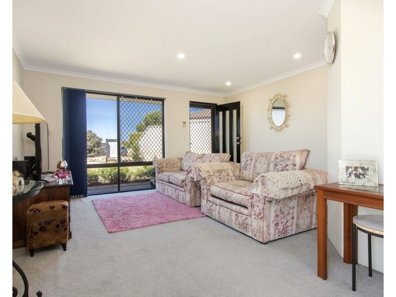 10 Fitzsimmonds Place, Leda WA 6170