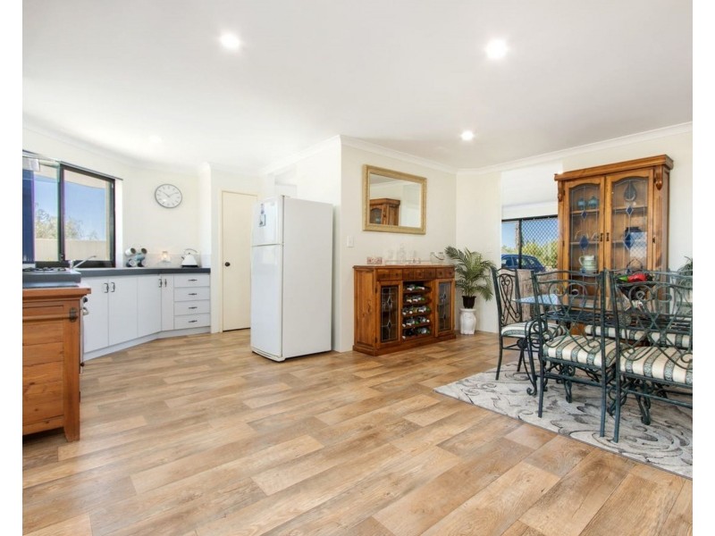 10 Fitzsimmonds Place, Leda WA 6170