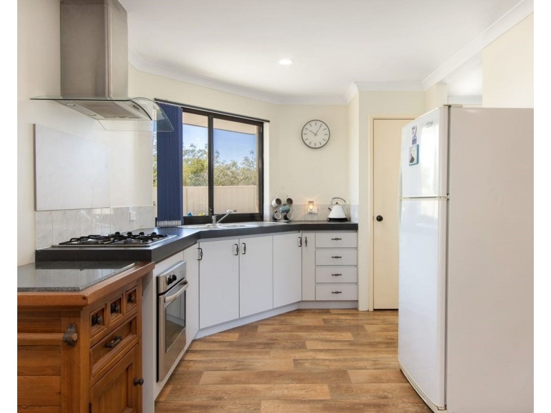 10 Fitzsimmonds Place, Leda WA 6170