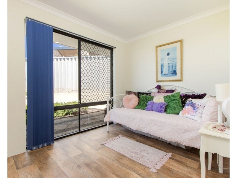 10 Fitzsimmonds Place, Leda WA 6170