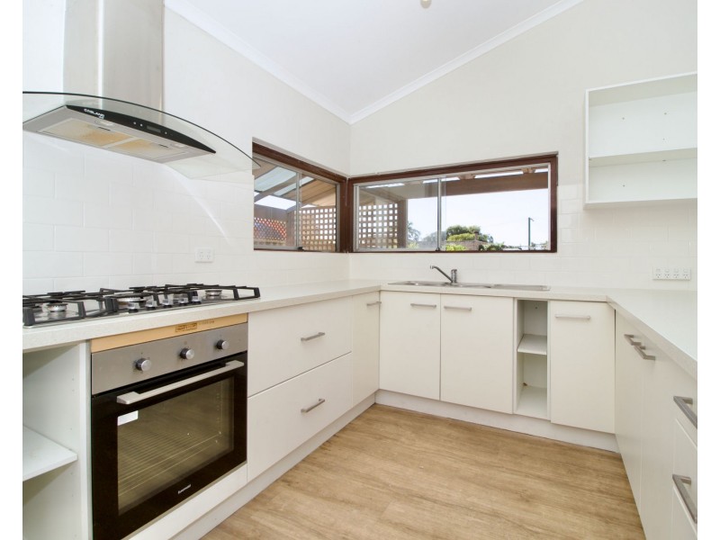 22 Bermuda Road, Safety Bay WA 6169