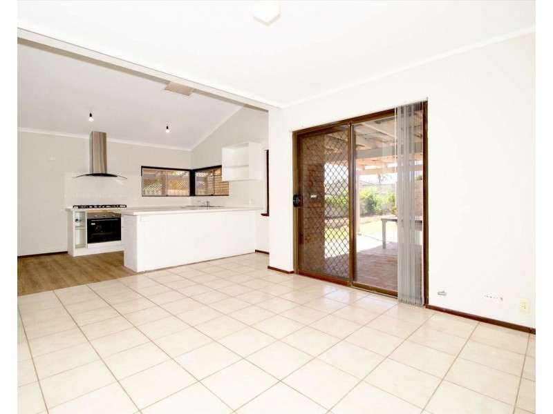 22 Bermuda Road, Safety Bay WA 6169