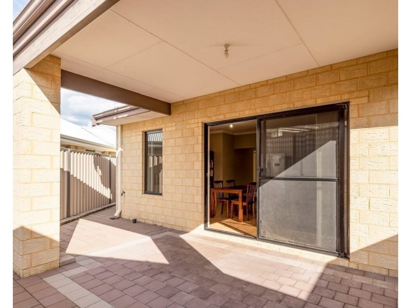 50 Erade Drive, Piara Waters WA 6112
