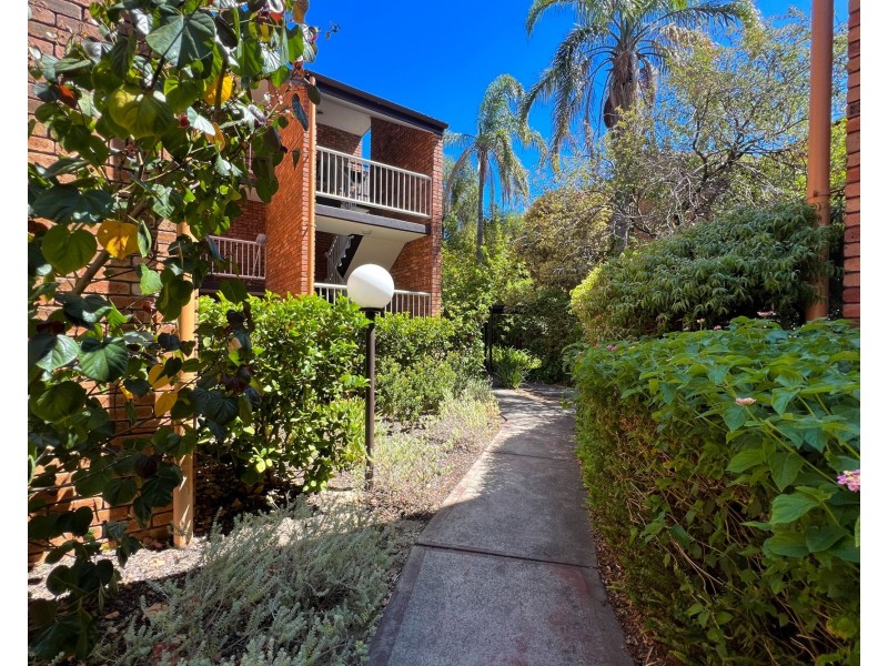 2/5 Melville Place, South Perth WA 6151