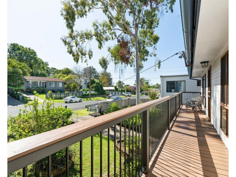 38 Albatross Road, Berkeley Vale NSW 2261
