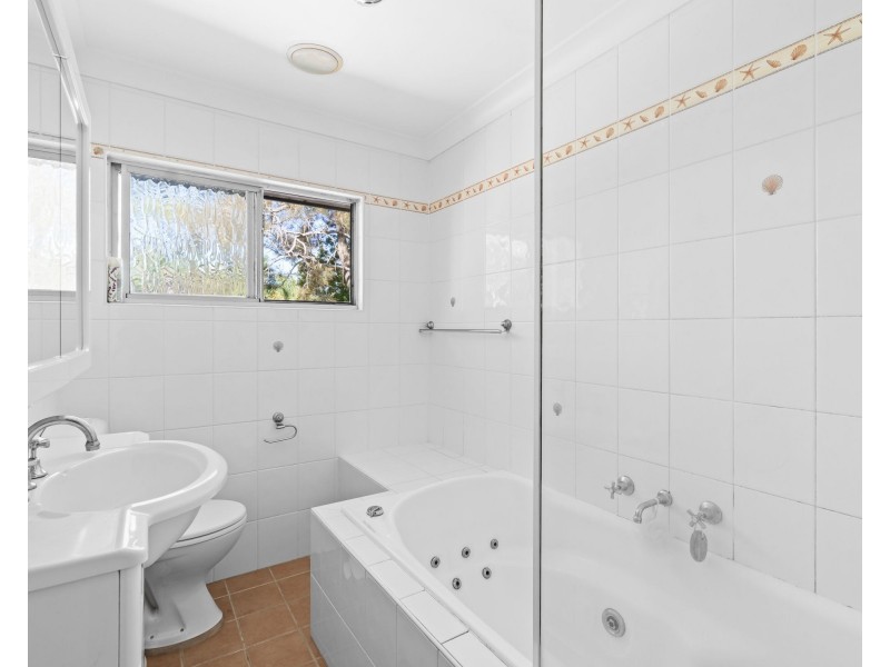 38 Albatross Road, Berkeley Vale NSW 2261