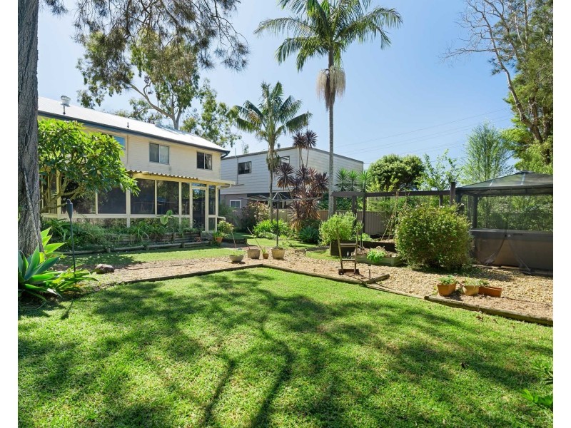 38 Albatross Road, Berkeley Vale NSW 2261