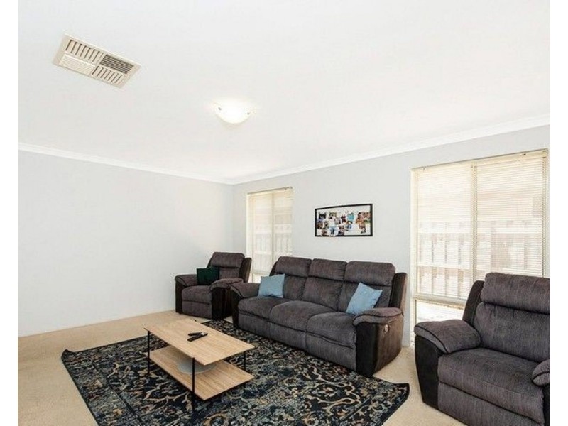 17 Marsdenia Road, Halls Head WA 6210