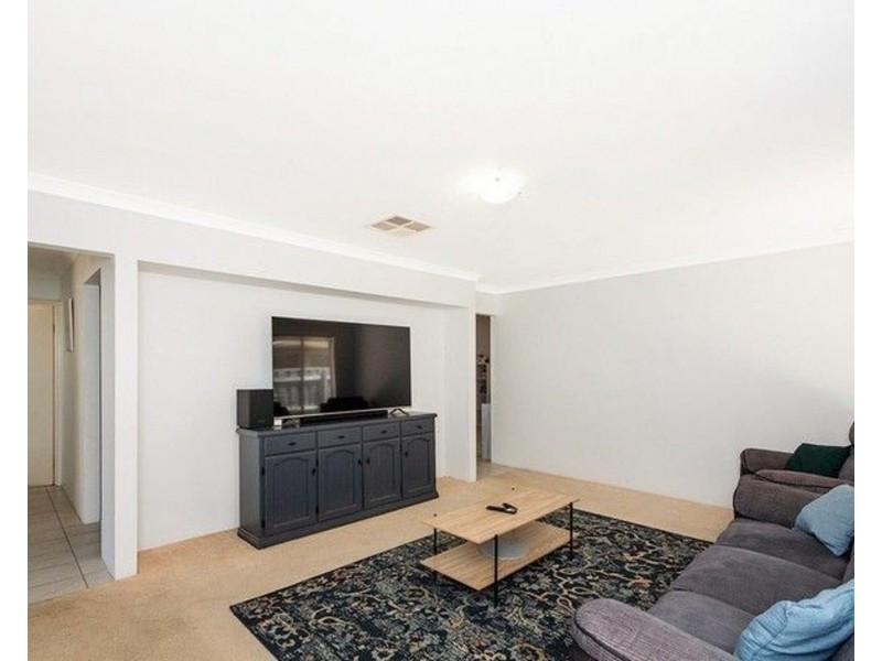 17 Marsdenia Road, Halls Head WA 6210