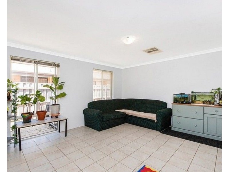 17 Marsdenia Road, Halls Head WA 6210