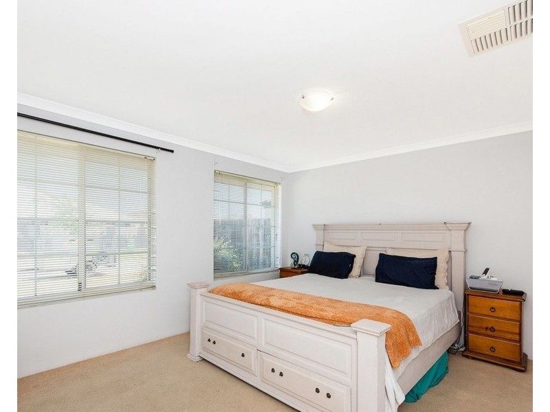 17 Marsdenia Road, Halls Head WA 6210