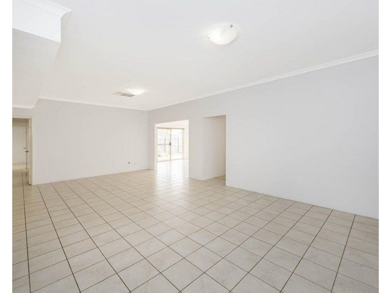 17 Marsdenia Road, Halls Head WA 6210