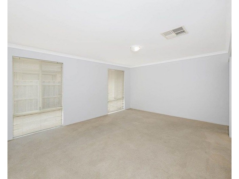 17 Marsdenia Road, Halls Head WA 6210
