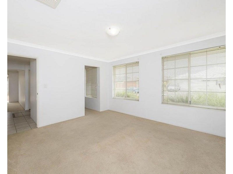 17 Marsdenia Road, Halls Head WA 6210