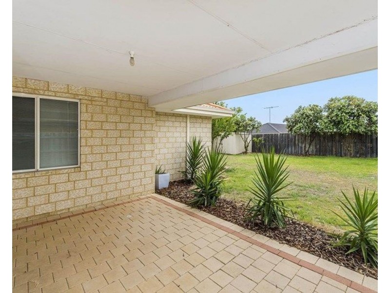 17 Marsdenia Road, Halls Head WA 6210