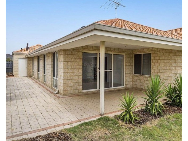 17 Marsdenia Road, Halls Head WA 6210