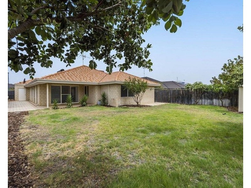 17 Marsdenia Road, Halls Head WA 6210