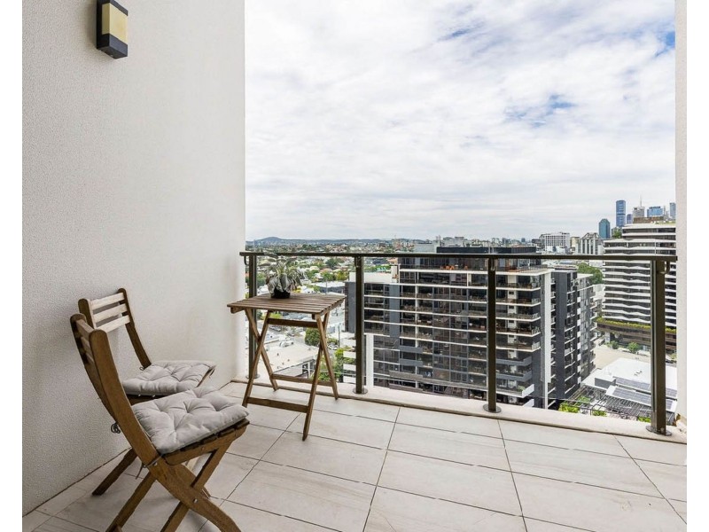 1604/10 Stratton Street, Newstead QLD 4006