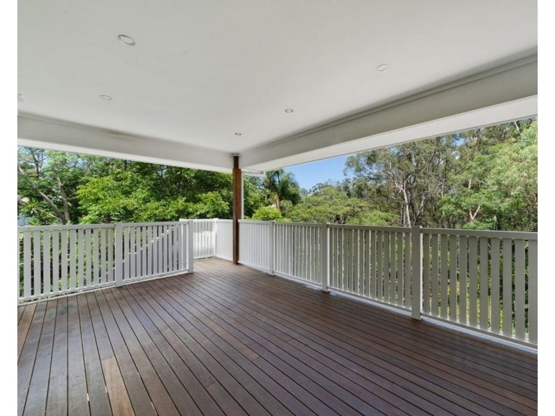 16 Henderson Road, Everton Hills QLD 4053