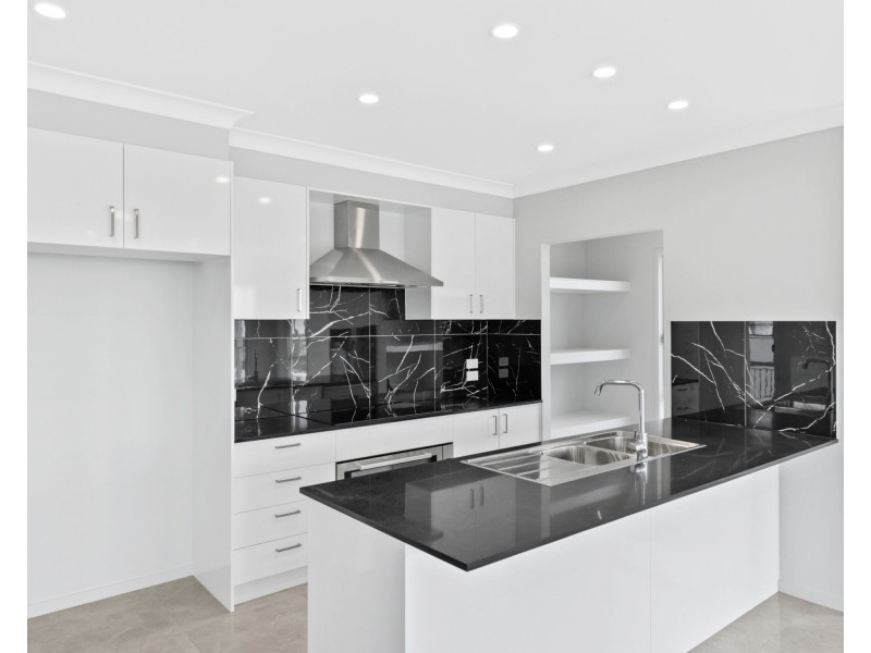 98 Samford Drive, Holmview QLD 4207