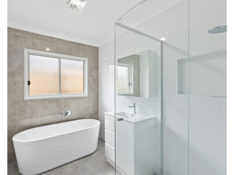 98 Samford Drive, Holmview QLD 4207