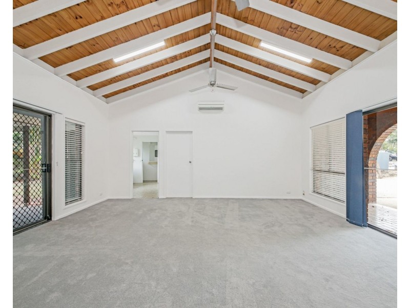 18 Rogers Parade West, Everton Hills QLD 4053