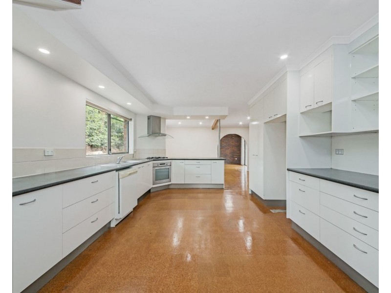 18 Rogers Parade West, Everton Hills QLD 4053