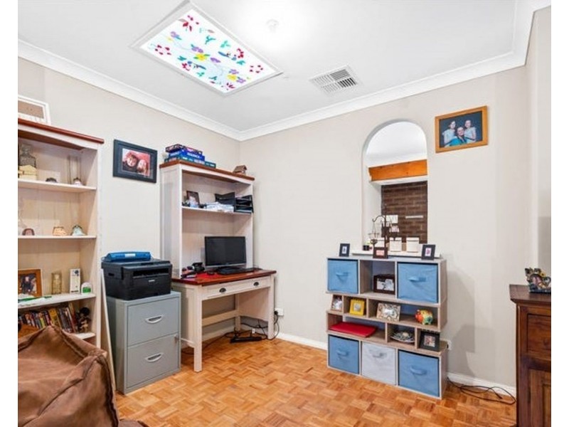5 Simmons Loop, Parmelia WA 6167