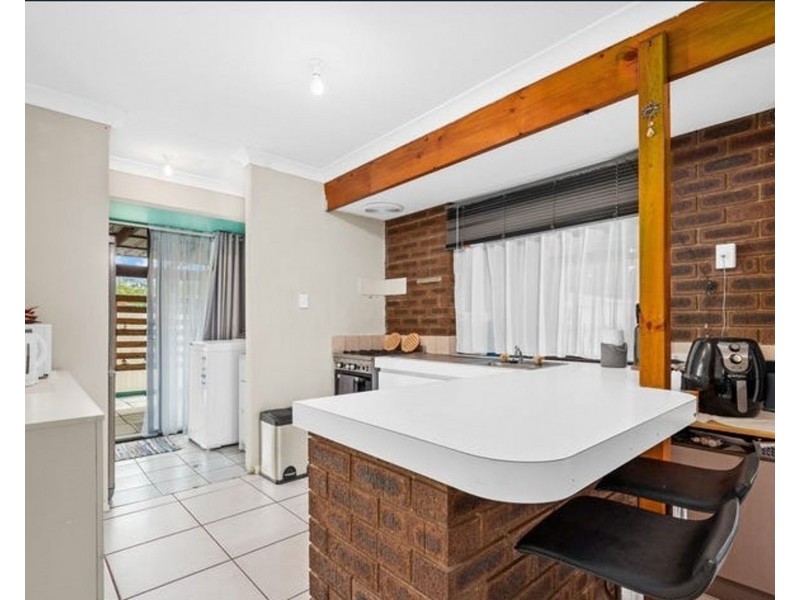 5 Simmons Loop, Parmelia WA 6167