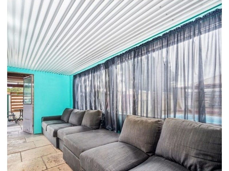 5 Simmons Loop, Parmelia WA 6167