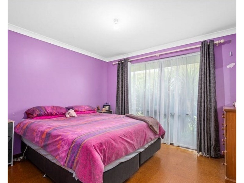 5 Simmons Loop, Parmelia WA 6167