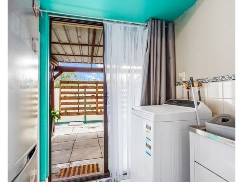 5 Simmons Loop, Parmelia WA 6167