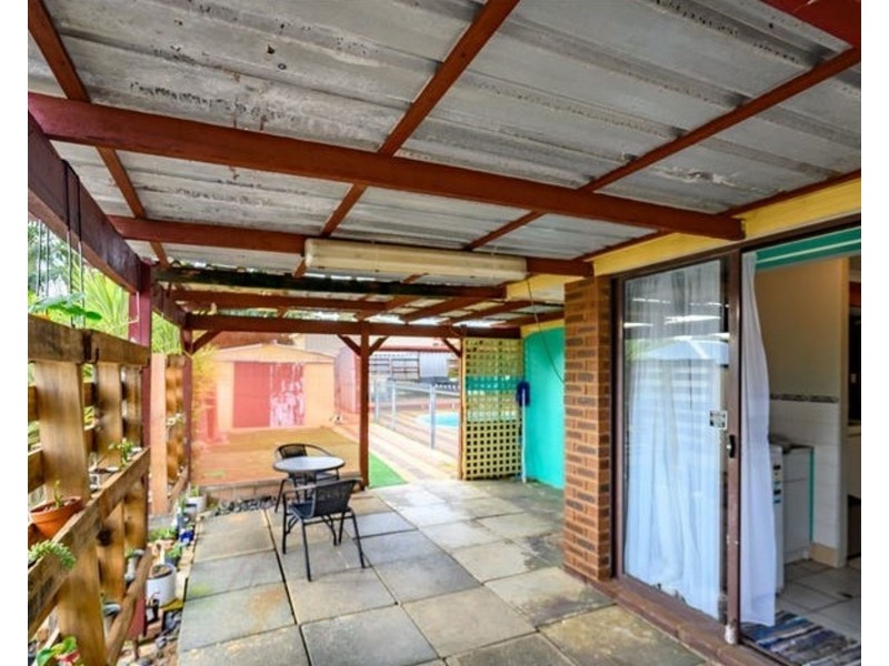 5 Simmons Loop, Parmelia WA 6167